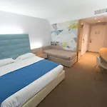 Hotel Plaza - Site Du Futuroscope 4*
