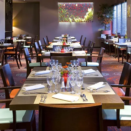 Hotell Plaza - Site Du Futuroscope 4*