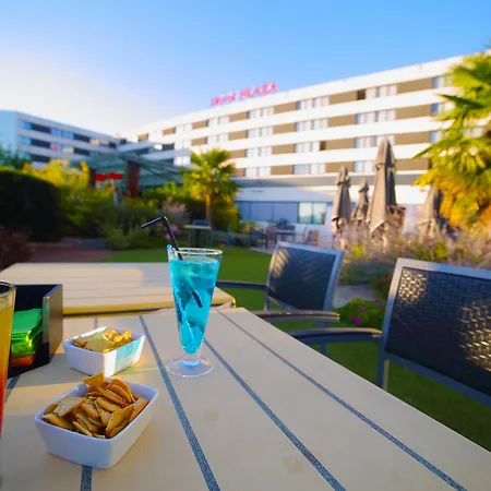 Plaza - Site Du Futuroscope 4*