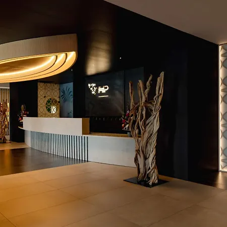 Plaza - Site Du Futuroscope Hotel