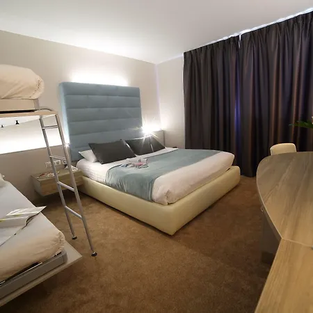 Hotel Plaza - Site Du Futuroscope Chasseneuil-du-Poitou