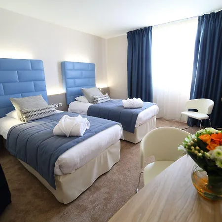 Hotell Plaza - Site Du Futuroscope Chasseneuil-du-Poitou