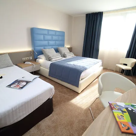 Plaza - Site Du Futuroscope Hotel Chasseneuil-du-Poitou