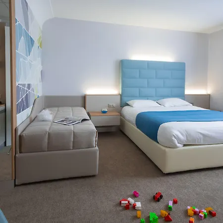 Hotel Plaza - Site Du Futuroscope 4*