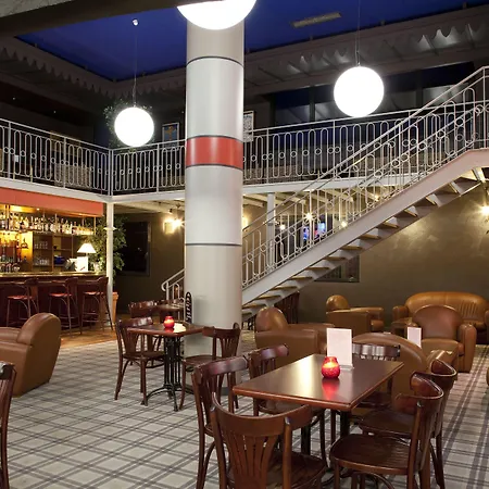 Plaza - Site Du Futuroscope Hotell 4*