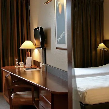 Plaza - Site Du Futuroscope Hotel