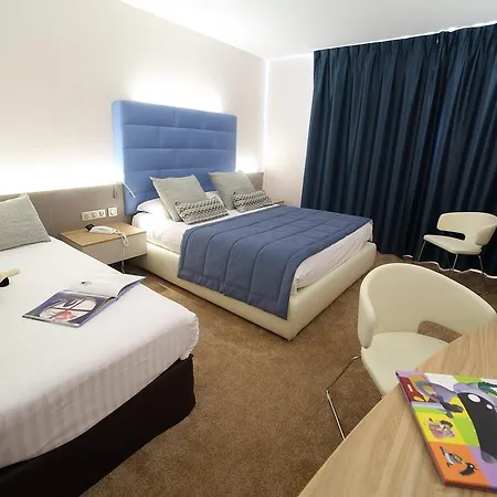 Hotel Plaza - Site Du Futuroscope