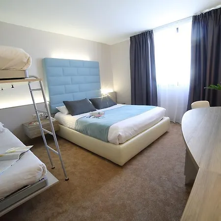 Hotel Plaza - Site Du Futuroscope Chasseneuil-du-Poitou