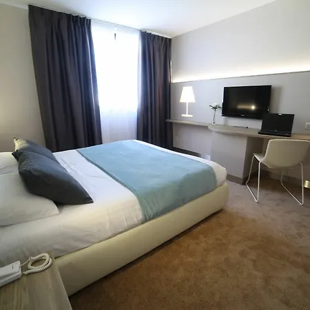 Plaza - Site Du Futuroscope Hotel Chasseneuil-du-Poitou