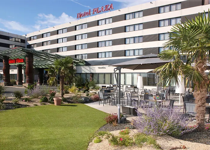 Plaza - Site Du Futuroscope Hotel