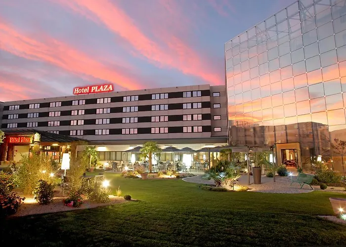 Hotel Plaza - Site Du Futuroscope 4*