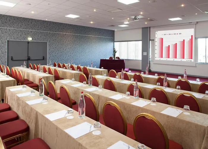 Hotel Plaza - Site Du Futuroscope 4*