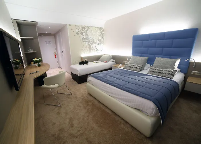 Plaza - Site Du Futuroscope Hotel 4*