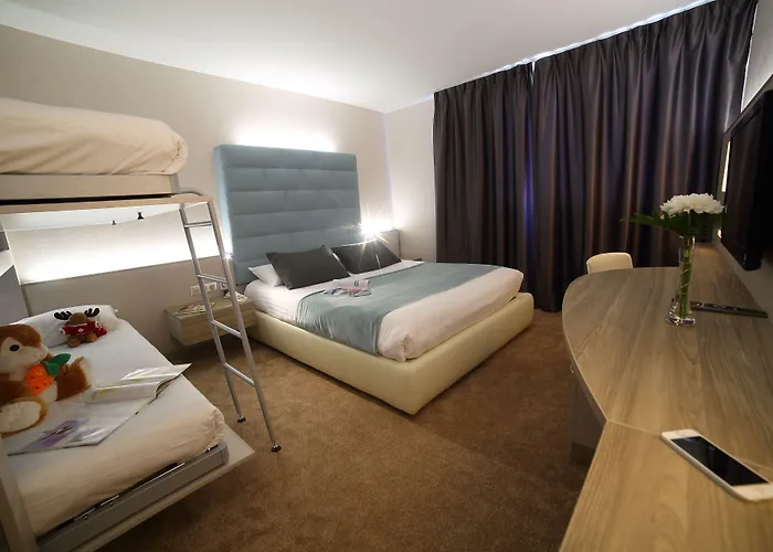 Hotel Plaza - Site Du Futuroscope Chasseneuil-du-Poitou