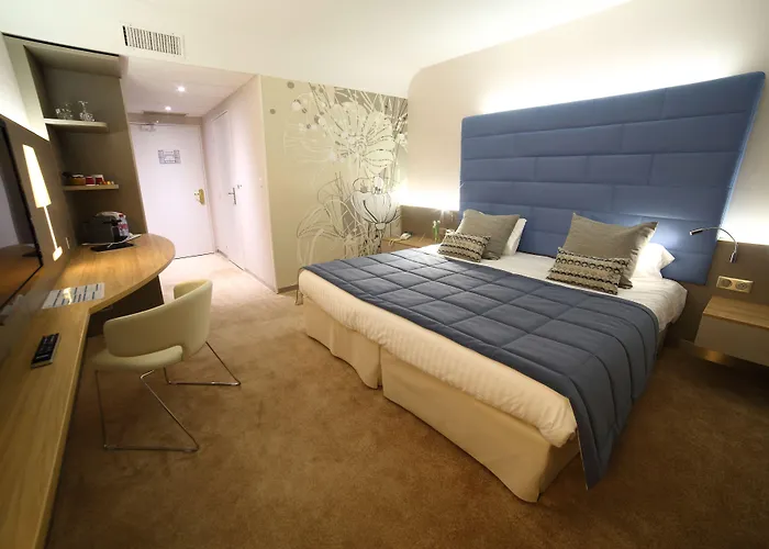 Hotel Plaza - Site Du Futuroscope