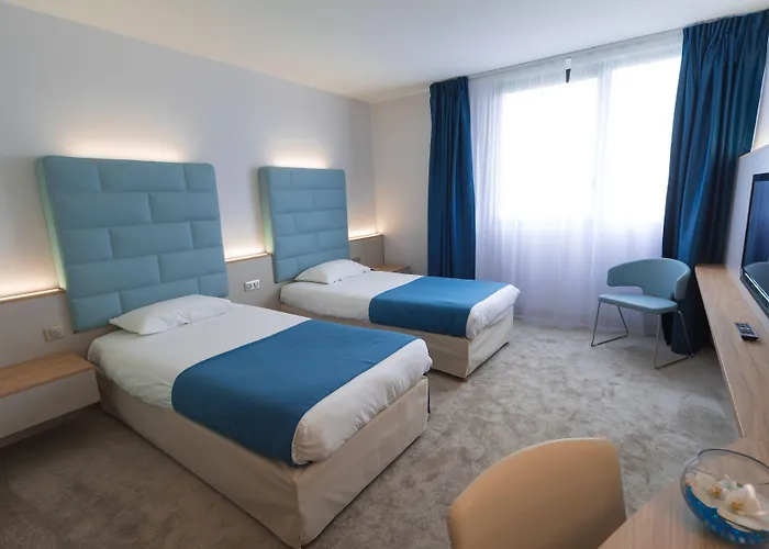 Plaza - Site Du Futuroscope Hotel 4*