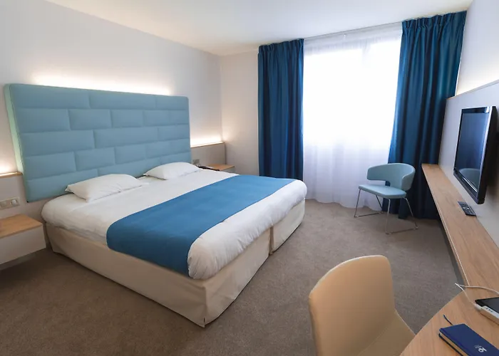 Plaza - Site Du Futuroscope 4*