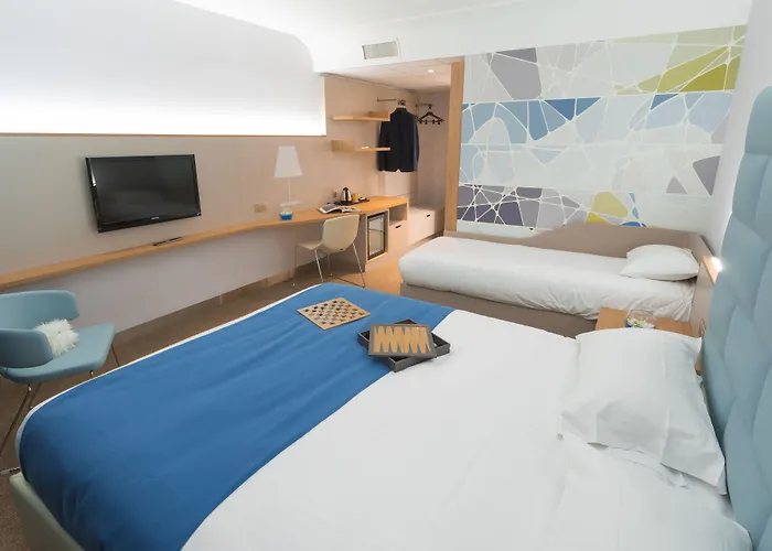 Hotel Plaza - Site Du Futuroscope