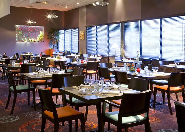 Plaza - Site Du Futuroscope Hotel