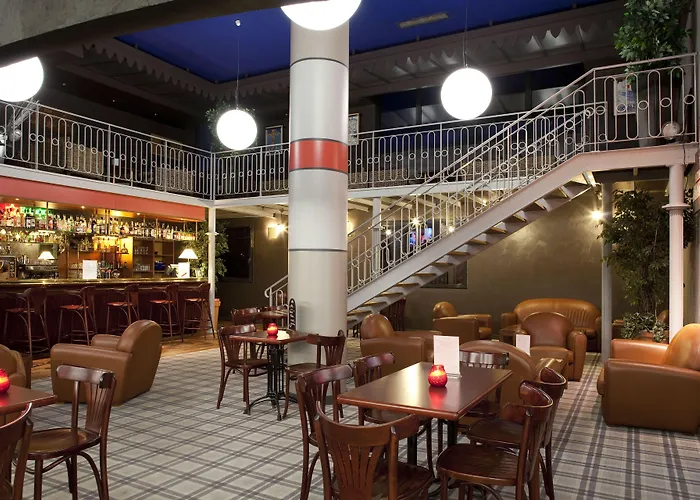 Plaza - Site Du Futuroscope Hotel 4*