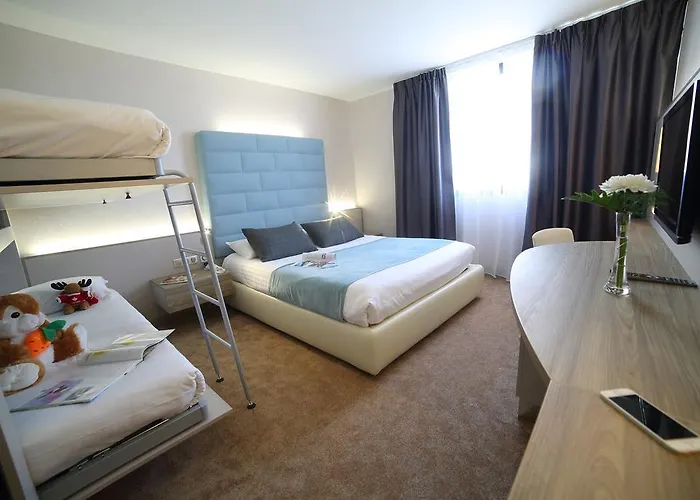 Hotel Plaza - Site Du Futuroscope Chasseneuil-du-Poitou