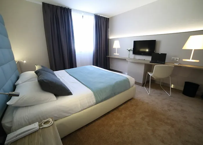 Plaza - Site Du Futuroscope Hotel Chasseneuil-du-Poitou