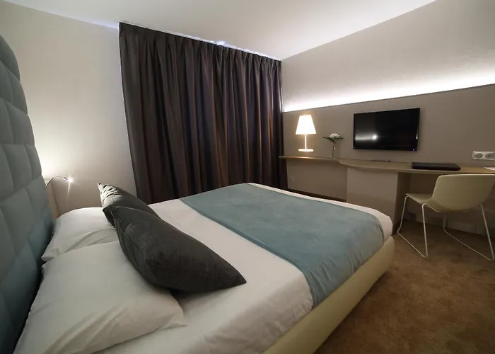 Plaza - Site Du Futuroscope Chasseneuil-du-Poitou