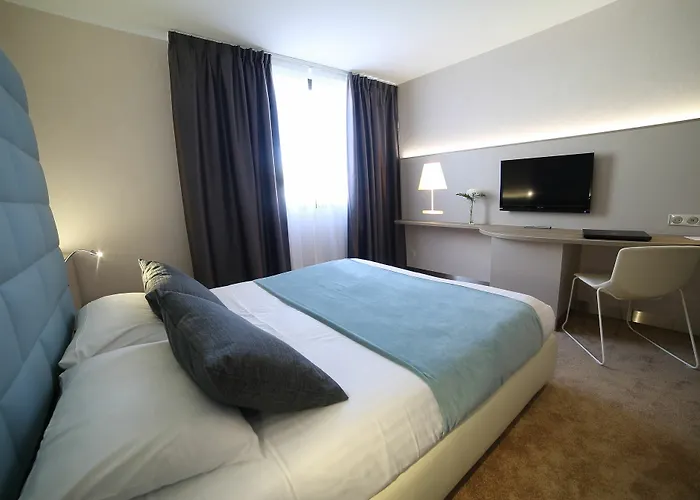 Hotel Plaza - Site Du Futuroscope